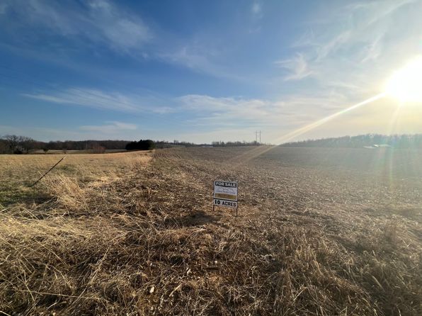 8372 Locust Rd, Tell City, IN 47586