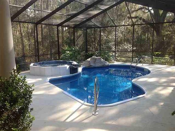 3rd image of 5947 Heartland Cir