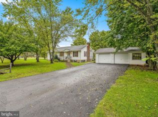 295 Rustic Tavern Rd, Hedgesville, WV 25427