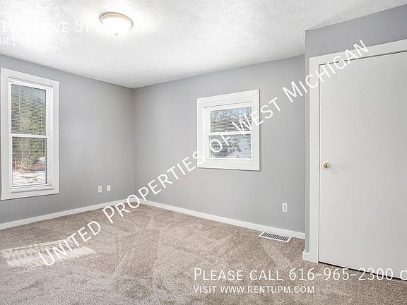 4th image of 119 Grove St NE #1