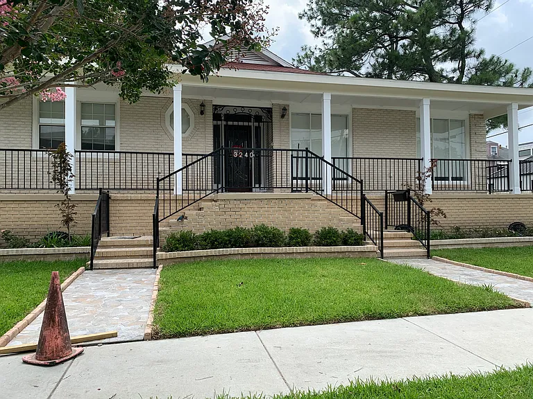 3240 Octavia St — Photo 1