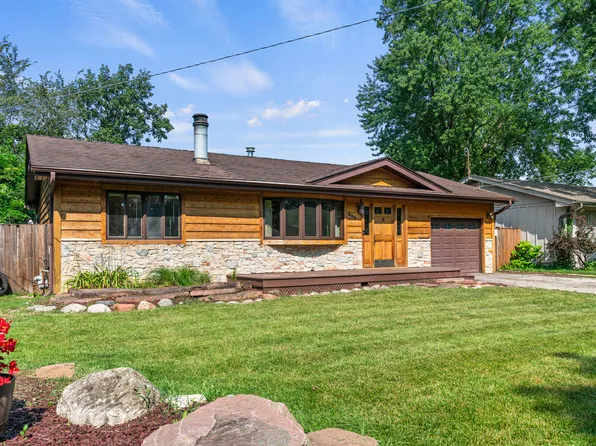 808 Riverside Dr, South Elgin, IL 60177