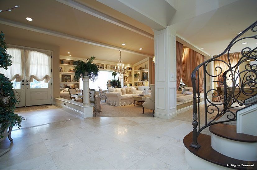 Elegant Foyer
