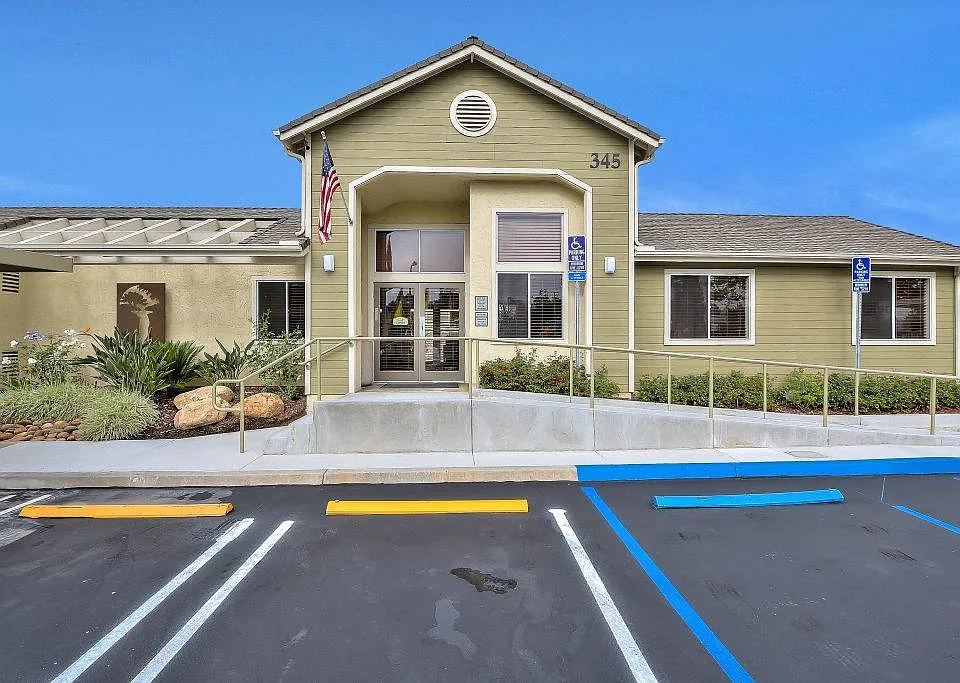Cross Creek Apartments