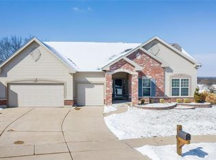 1057 Hawkins Bend Dr, Fenton, MO 63026