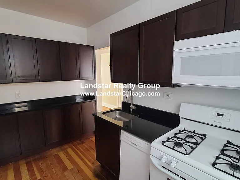 1914 W Morse Ave #2N — Photo 8
