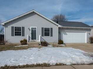 1902 13th St, Silvis, IL 61282