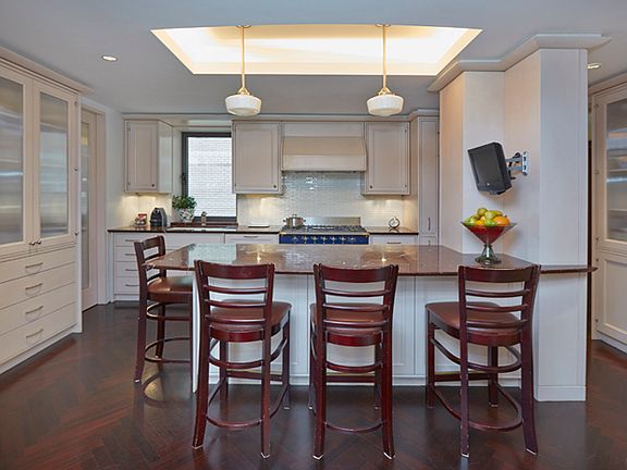 4th image of 15 E 69th St #9A