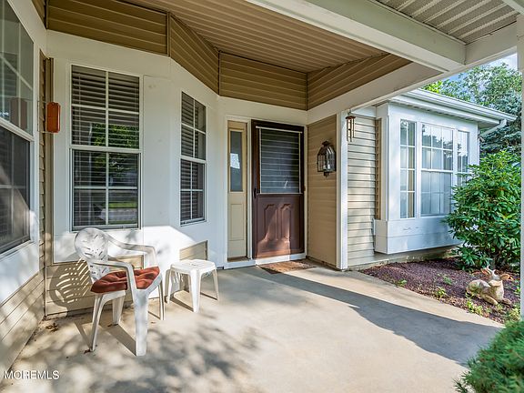 4th image of 1061B Buckingham Drive