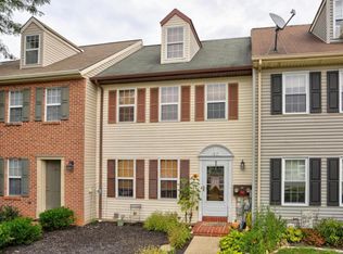 37 Pennwick Dr, Lititz, PA 17543