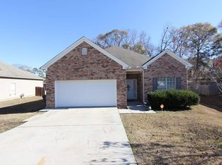 303 Park Village Dr, Alabaster, AL 35007