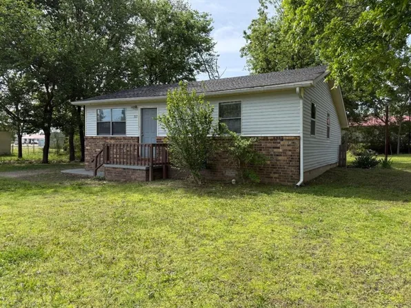 313 Christopher St, Cave City, AR 72521