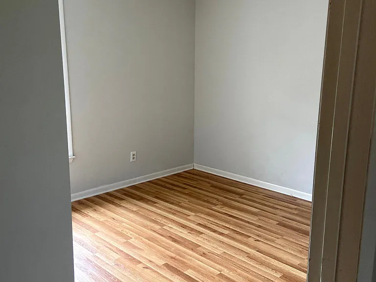 64 Hallmark Dr — Photo 7