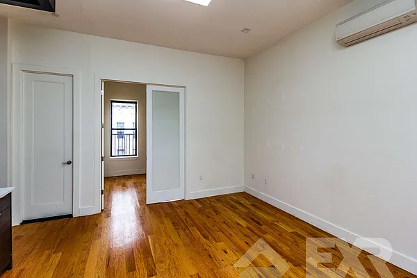 Rented by EXR | media 19