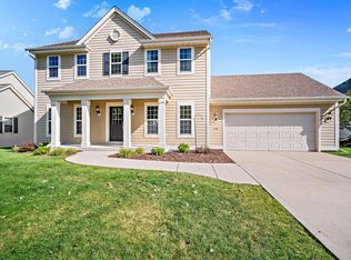 1706 Prairie Dr, West Bend, WI 53095