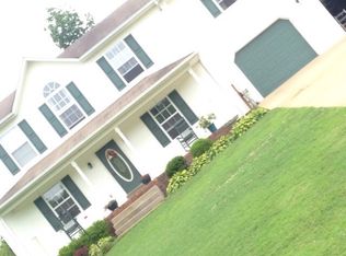 106 E Laurel Dr, Lawrenceburg, TN 38464