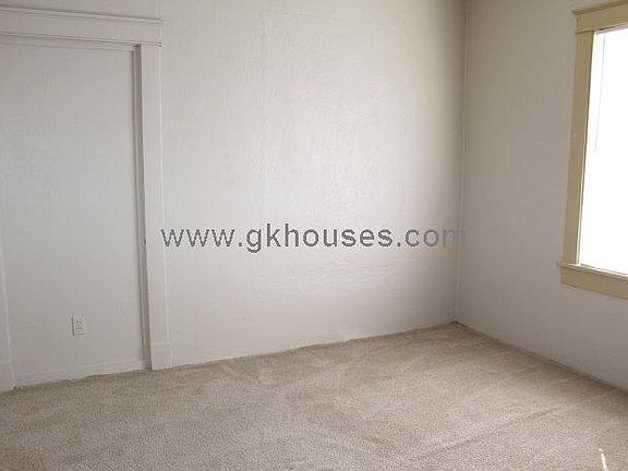 4th image of 800 W 20th St
