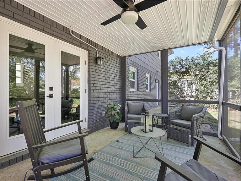 677 Hillandale Cir SW — Photo 7