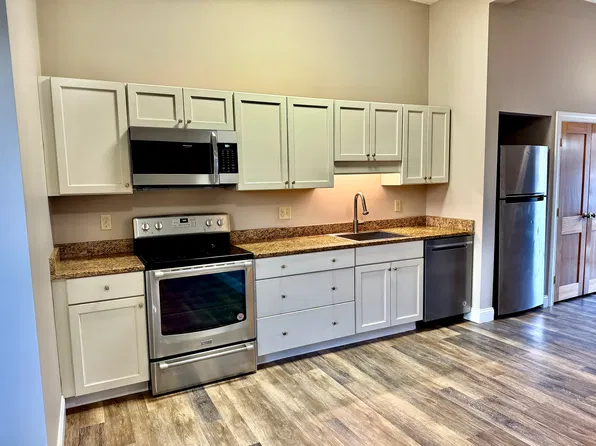 2 Perkins Pl #2, Haverhill, NH 03765