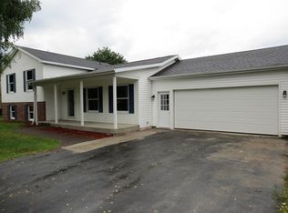 3 Beacon Heights Dr, Rouses Pt, NY 12979