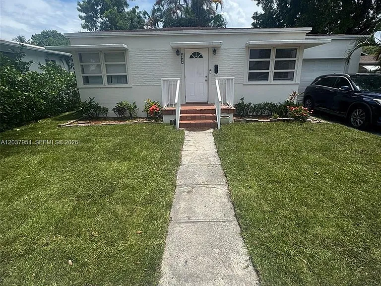 2434 Pierce St — Photo 1