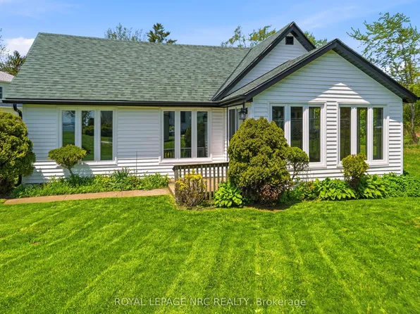 11 White Ave, Fort Erie, ON L2A 1B5