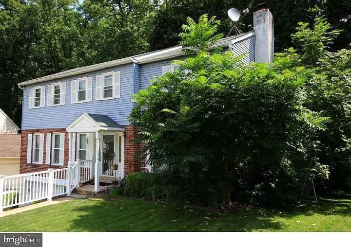 4 bed, 2.5 bath, 2240 sqft, $4,295 — Photo 2