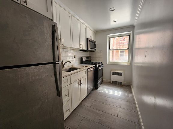 3rd image of 16726 109th Ave #2