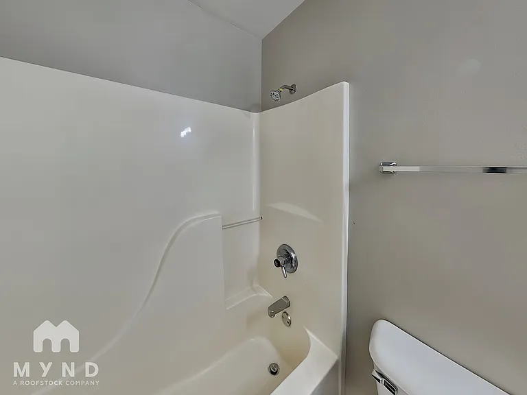 83 Woodrow Ave — Photo 20
