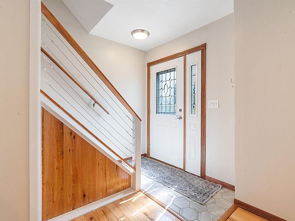 5th image of 2910 Camden Dr