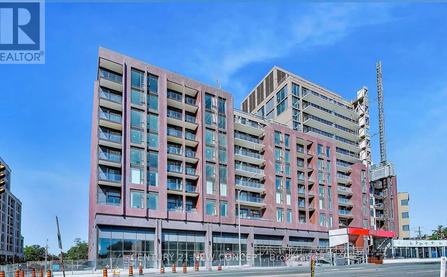 2450 Bloor St W — Photo 1
