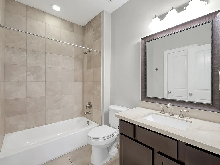 351 W 26th St — Photo 43