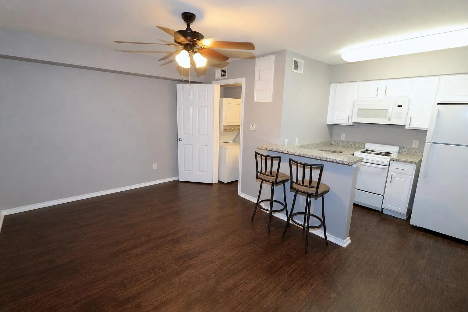 1 bed, 423 sqft, $735 — Photo 4