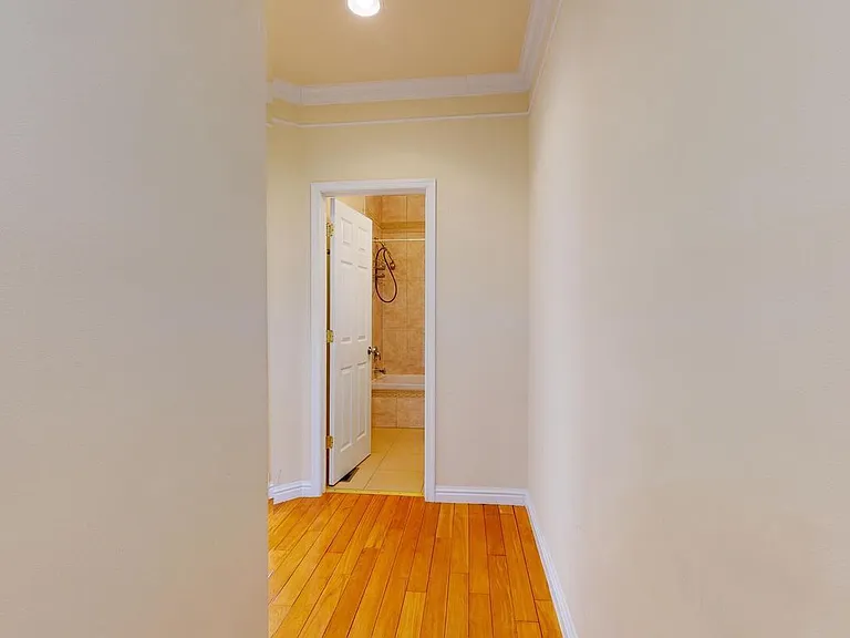 615 16th St NE — Photo 23