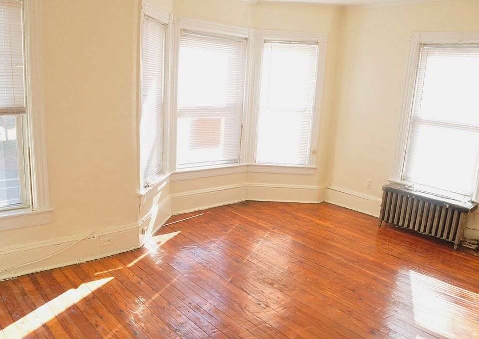 2nd image of 549-51 Prospect St