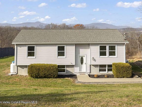2nd image of 1316 Woods Road