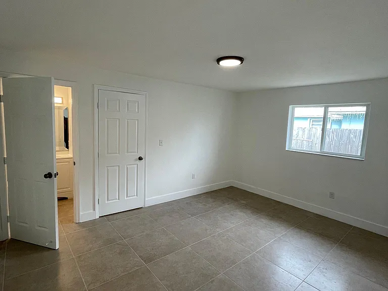 20817 SW 114th Ct — Photo 2