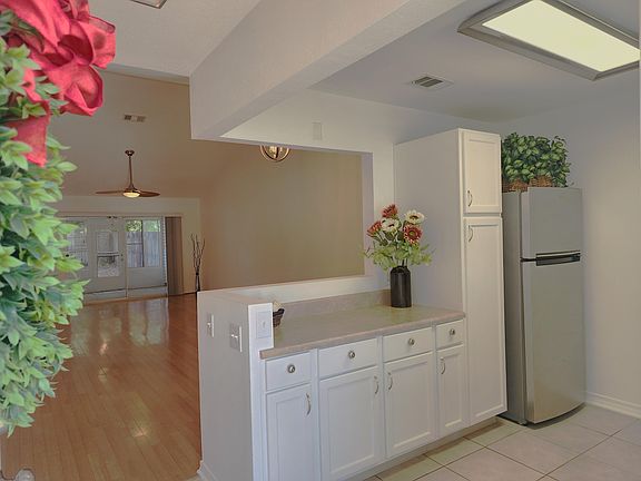 4th image of 6889 Kapok Dr