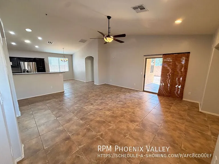 17057 W Manchester Dr — Photo 2