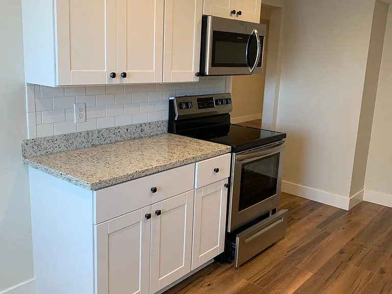 65 N Main St — Photo 11