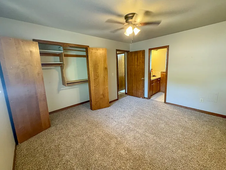 345 Travis Cir — Photo 14