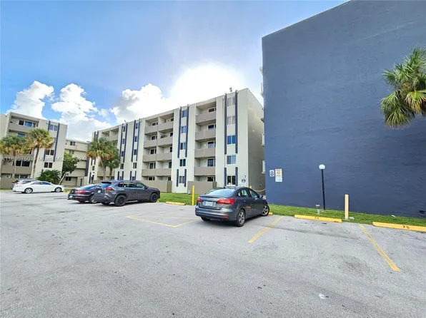 10090 NW 80th Ct APT 1517, Hialeah Gardens, FL 33016
