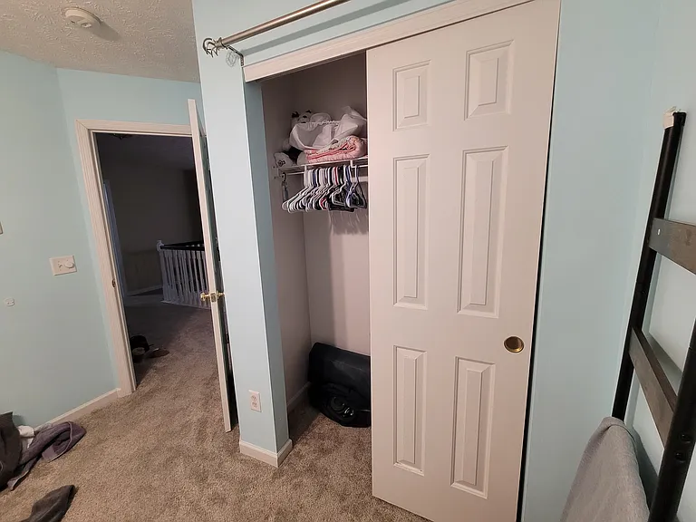 335 Thompson Dr — Photo 3