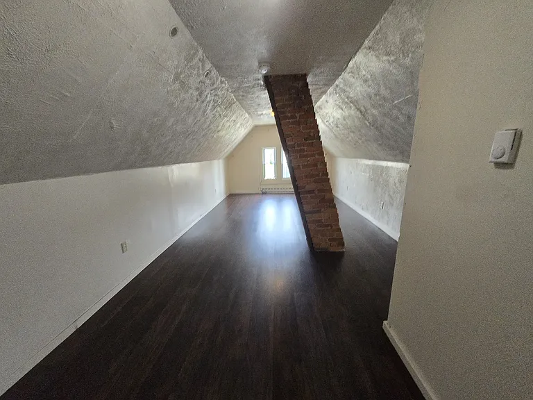 407 N Webster Ave — Photo 34