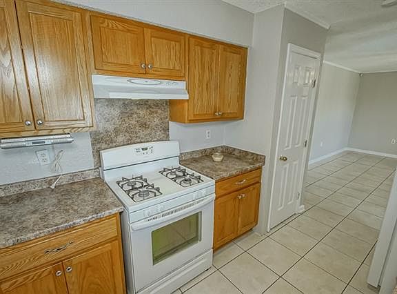 4th image of 1904 Joseph Dr