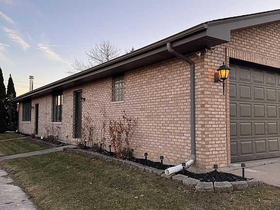 3rd image of 253 E 165th St