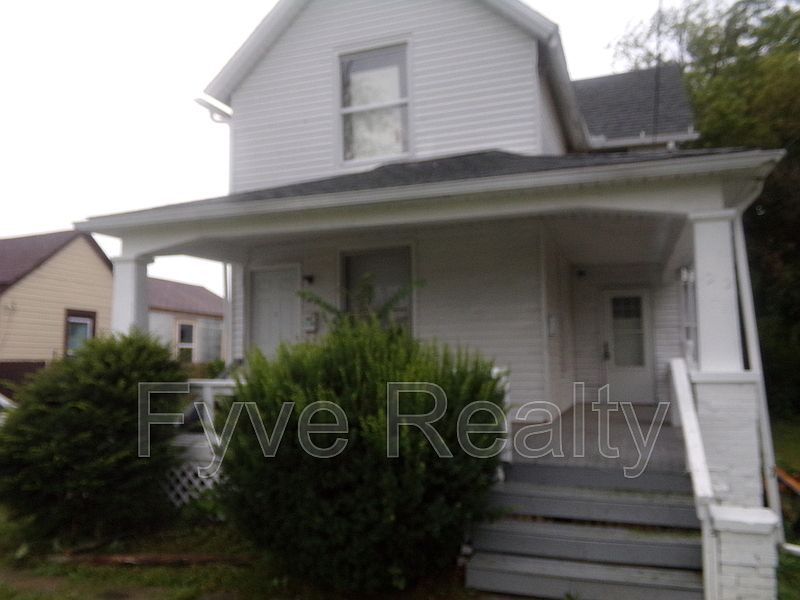 1st image of 1222 W 14th St APT 1