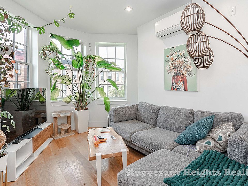 1st image of 218 Bainbridge St #3B