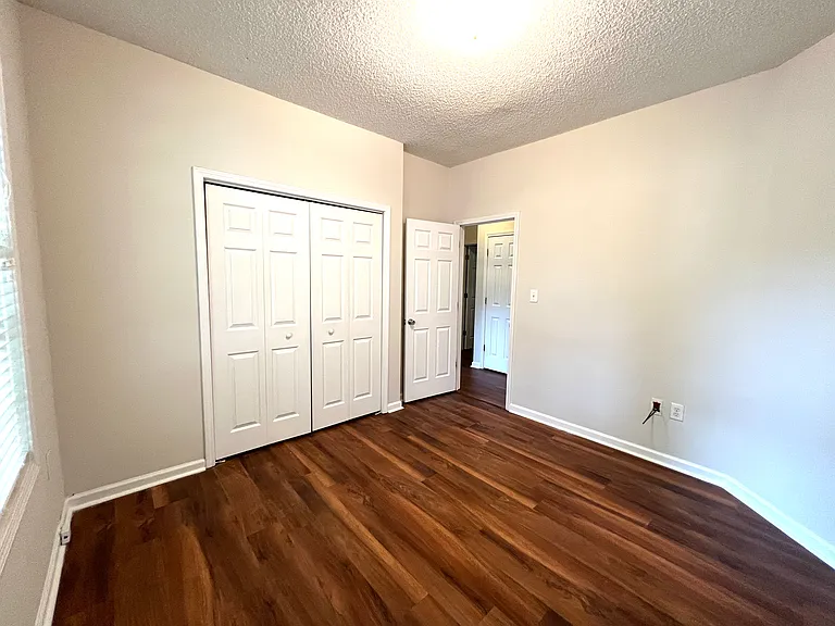 216 Howe St — Photo 19