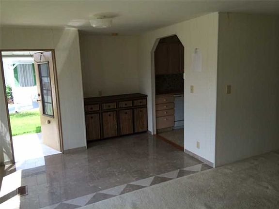 5th image of 923 Oriole Cir